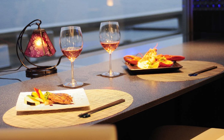 Ise lobster and wagyu teppanyaki served at the AO counter