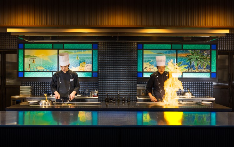 Chef preparing teppanyaki