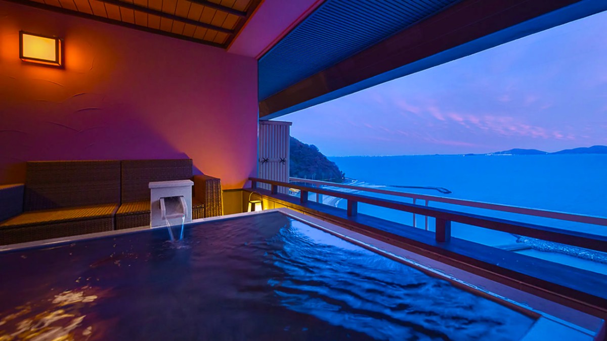 Private open-air bath with sea view
