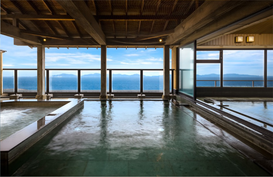 Soothe fatigue in the hot springs — a luxurious work-life rhythm