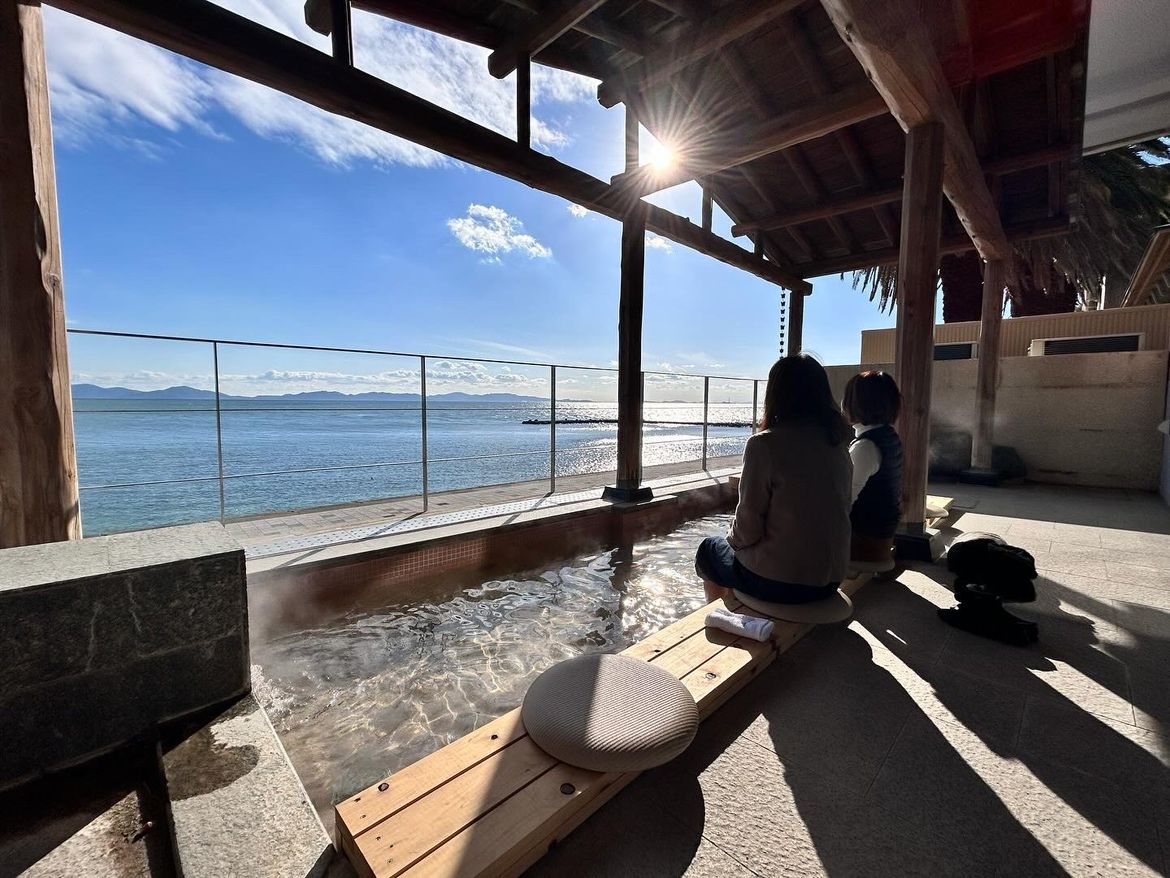 A footbath cafe with a view