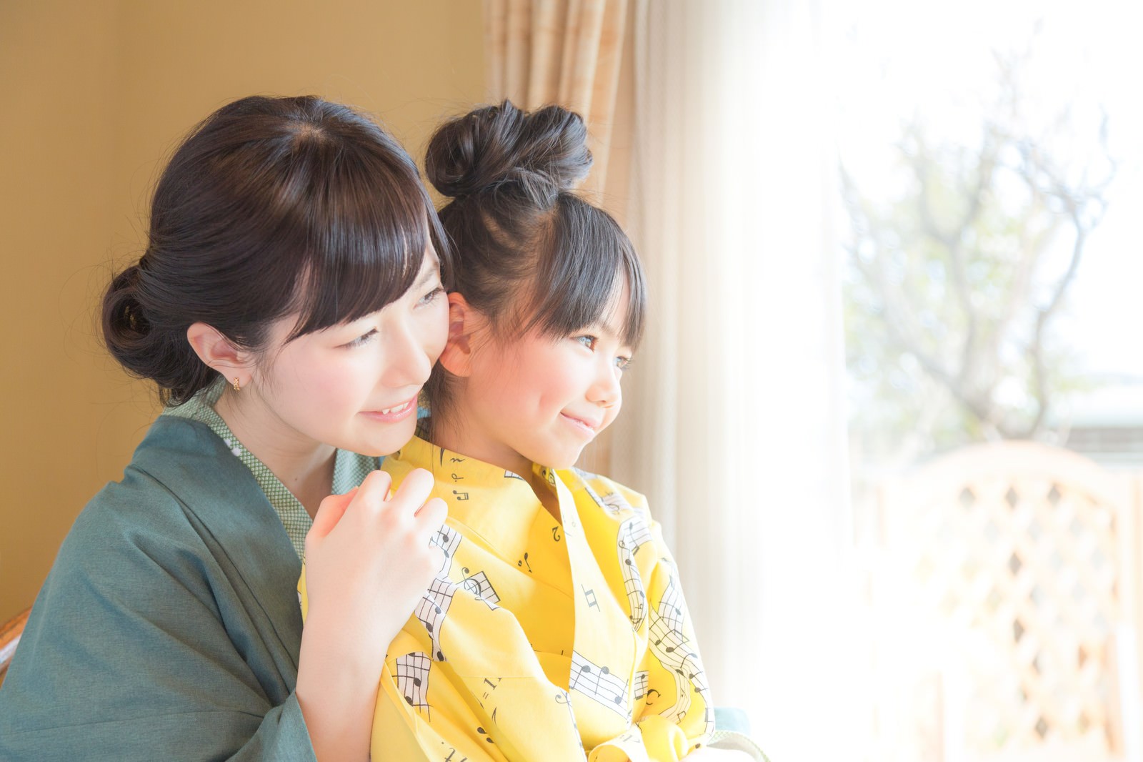 温泉旅館でくつろぐご家族のイメージ